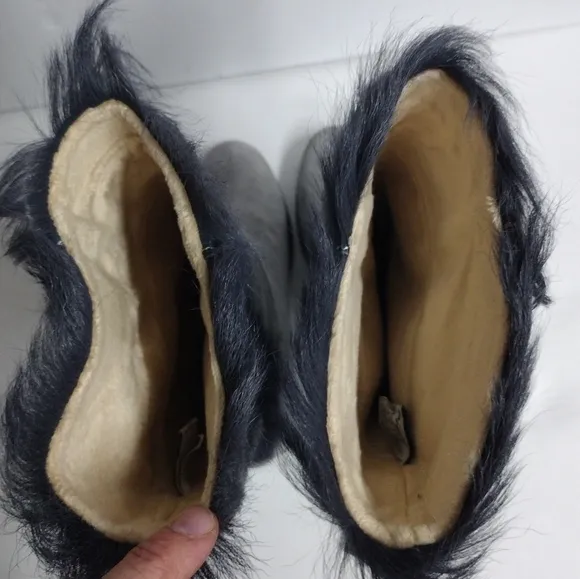 BEARPAW 🐻 Grey Suede heeled buckle boots Women's size 8 NEW!!
