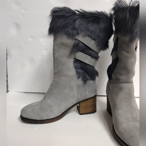 BEARPAW 🐻 Grey Suede heeled buckle boots Women's size 8 NEW!!