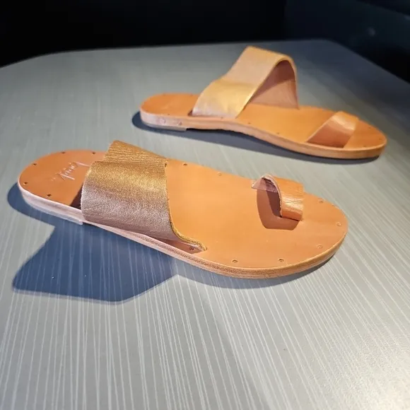 Beek‎ Finch Rose Gold/ Tan Toe Ring Leather Sandals Size 5 NWOT $280