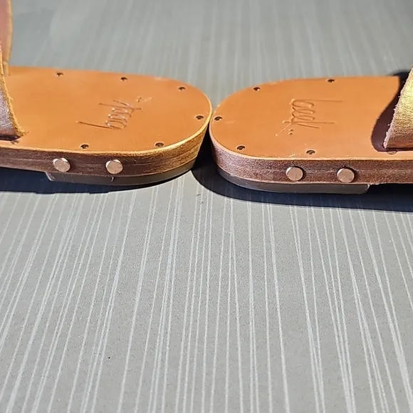Beek‎ Finch Rose Gold/ Tan Toe Ring Leather Sandals Size 5 NWOT $280