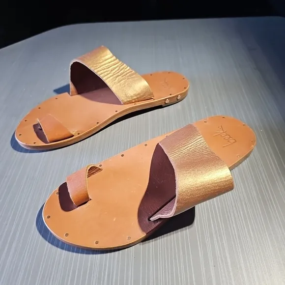 Beek‎ Finch Rose Gold/ Tan Toe Ring Leather Sandals Size 5 NWOT $280