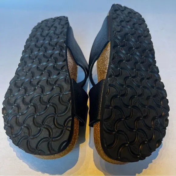 Birki's 250 Leather Sandals Black/Tan Ladies 8, Mens 6 Look new! Criss Cross