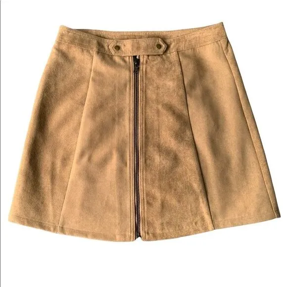 Bishop and Young Tan Suede Mini Skirt | Size M