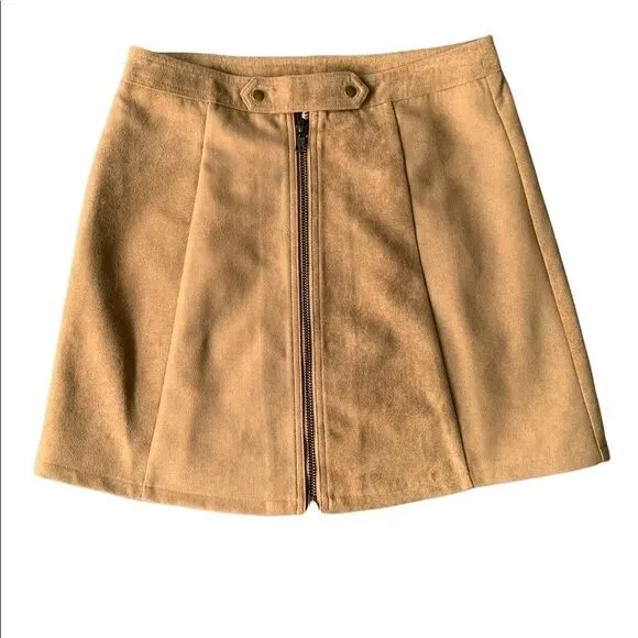 Bishop and Young Tan Suede Mini Skirt | Size M