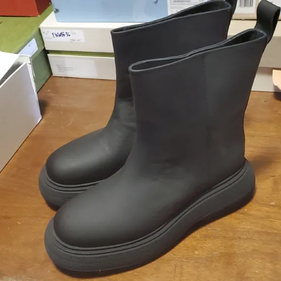 Black Nib Sz 41(8) Men's Rubber Boots