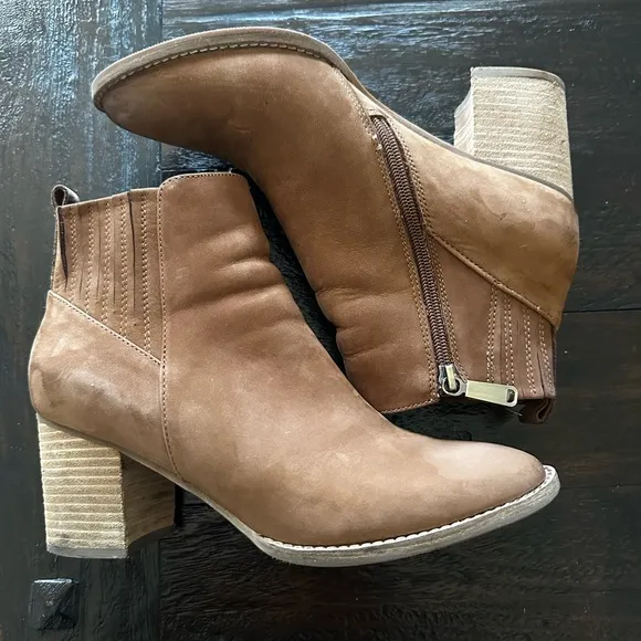 Blondo NOA waterproof suede boots. Color is camel suede. Size 10