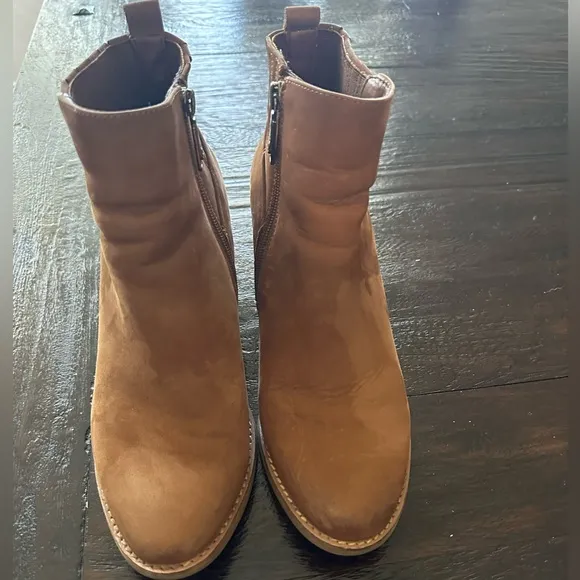 Blondo NOA waterproof suede boots. Color is camel suede. Size 10
