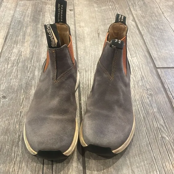 Blundstone women’s suede boots