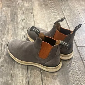Blundstone women’s suede boots