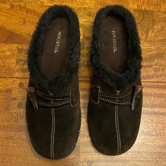 BOGO 2 Pairs of Aerosoles Suede Clogs (1 Brown, 1 Blue) Size 7.5M