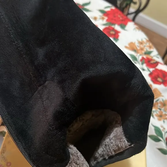 BONAVI suede boots