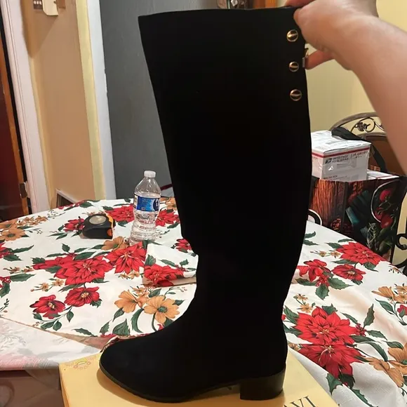 BONAVI suede boots