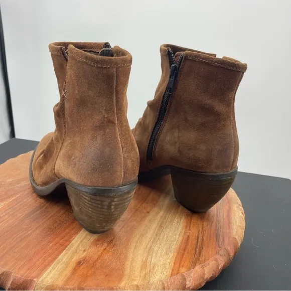 Born Aire brown sienna suede ankle boots F52706 Sz 7.5