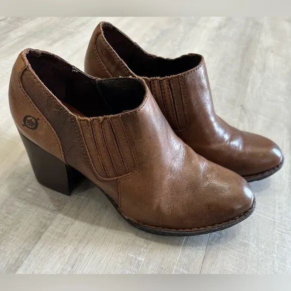 Born Womens Breckin Booties Brown Block Heel Leather Pull Ons Size 7