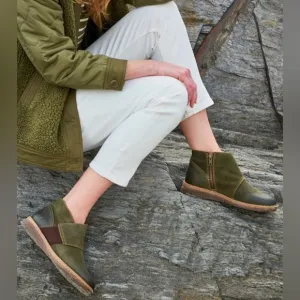 Born Womens Green Tora Suede Round Toe Ankle Boots Size 8.5 M/W