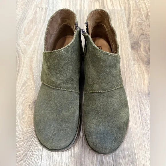 Born Womens Green Tora Suede Round Toe Ankle Boots Size 8.5 M/W