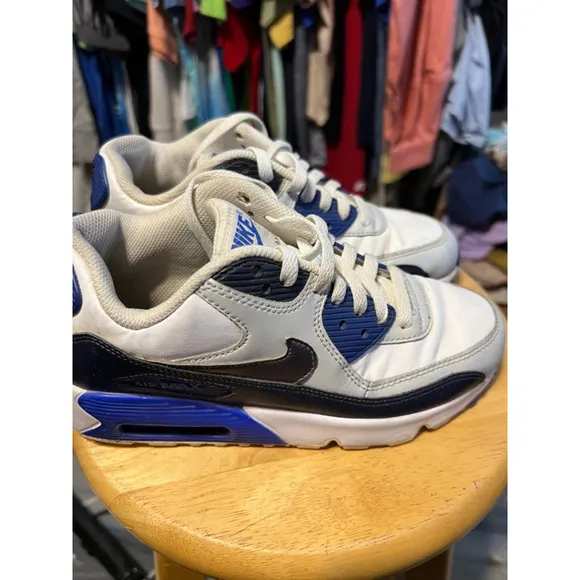 Boys Nike Air Max 90 Sneakers Size 6Y White &amp; Blue