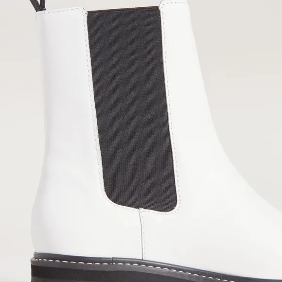 Brand New Aster lug sole Chelsea boots white size 10.5