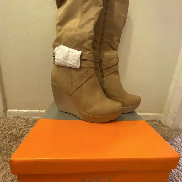 BRAND NEW WEDGE KNEE HIGH BOOTS Size 8 Tan very pretty for fall &amp; wint…