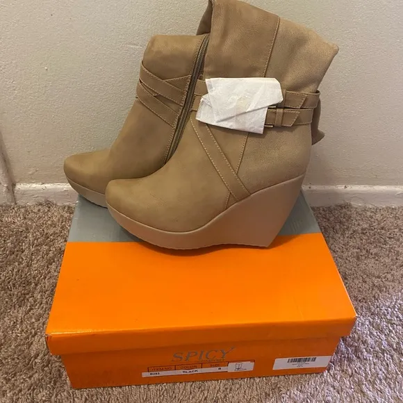 BRAND NEW WEDGE KNEE HIGH BOOTS Size 8 Tan very pretty for fall &amp; wint…