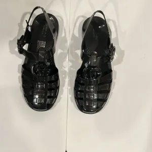 Brand new Gucci rubber sandals with box us men’s size 10