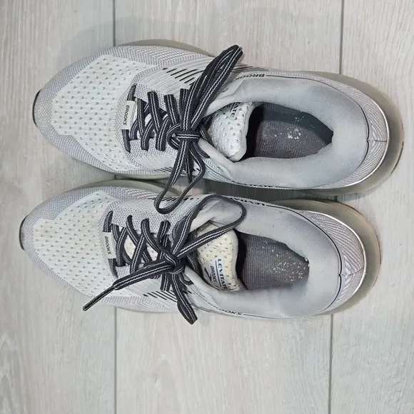 Brooks Womens Levitate Athletic Sneakers shoes sz 7.5 Medium B
