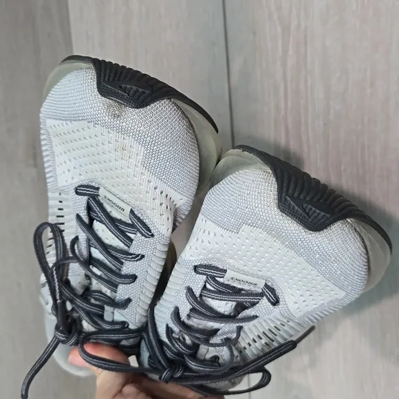 Brooks Womens Levitate Athletic Sneakers shoes sz 7.5 Medium B