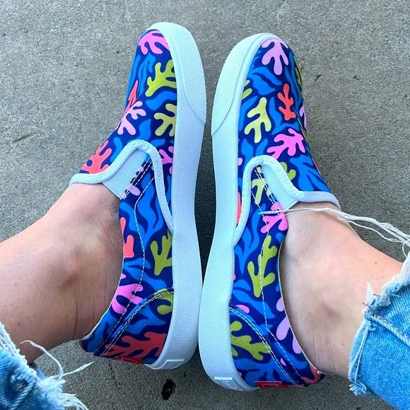 BUCKETFEET Blue Coral Kelp Pattern Shoes Size 8