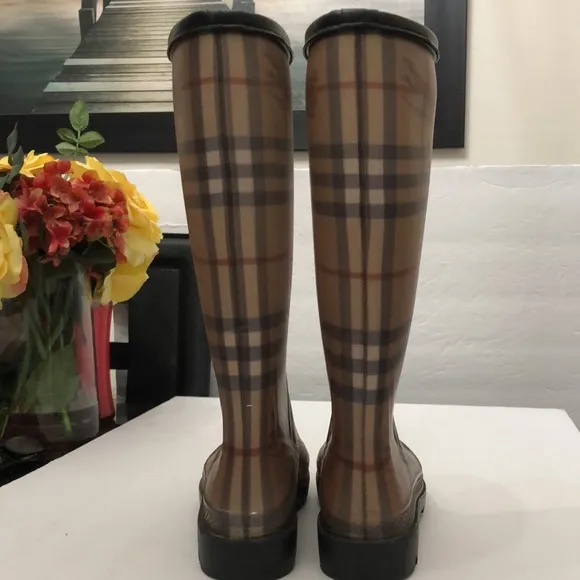 BURBERRY BROWN CHECK RUBBER RAIN BOOTS WOMENS SIZE 36