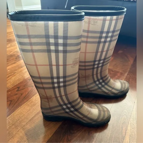 Burberry Plaid Rain Boots; size 37; Gently worn