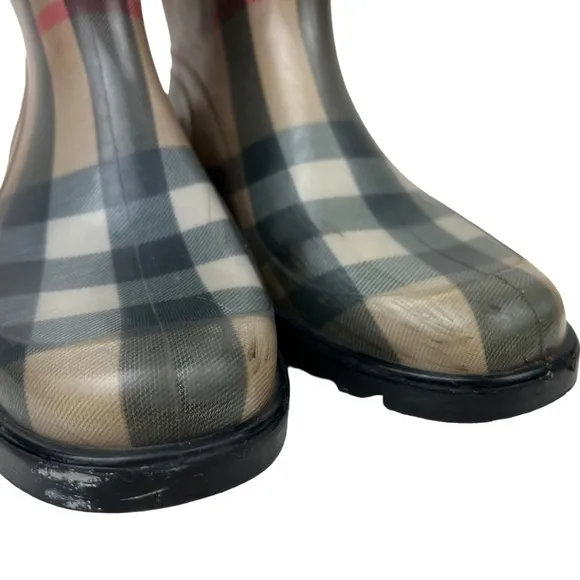 BURBERRY Rubber Rain Boots Plaid Check Pattern Women's Size 37 / 7