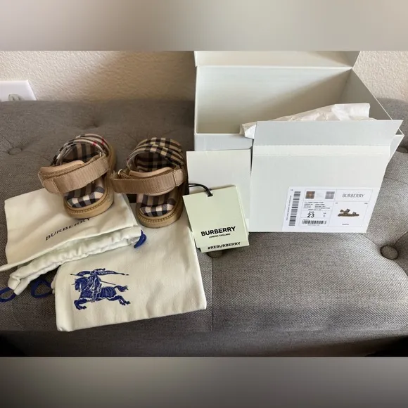 Burberry Toddler Sandals Sz US 7/Euro 23 ❤️