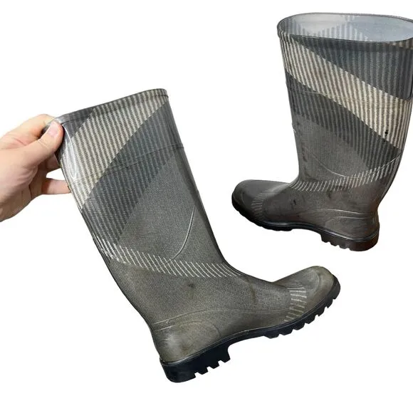 BURBERRY Wellington Monochrome Large Check Plaid Rubber Rain Boots 38 / US 8