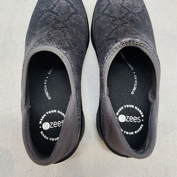 Bzees Getaway Women's Athletic Gray Snake Slip-ons Sz 5 M - NIB