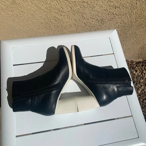 Camper black leather boots white rubber heels size 6.5 ( European 37)