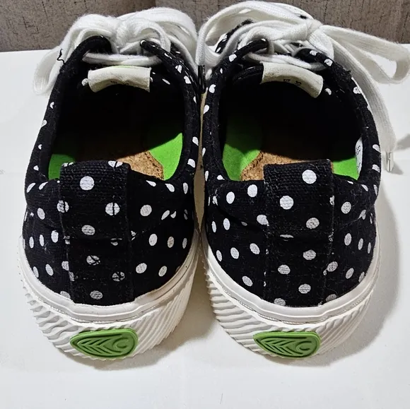 Cariuma-Oca Low Black Canvas Shoes, Women's Size 6.5