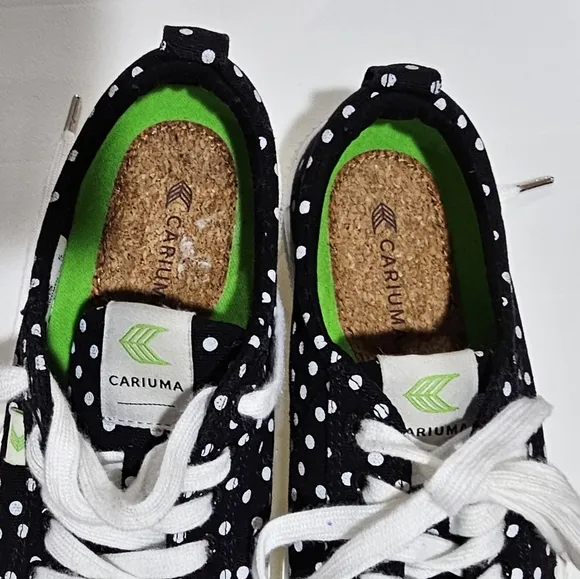 Cariuma-Oca Low Black Canvas Shoes, Women's Size 6.5