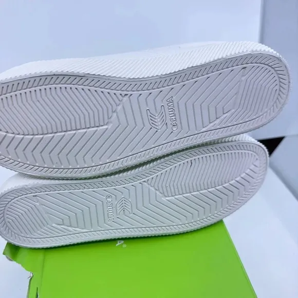 Cariuma Oca Low Canvas Sneaker Casual Shoes Lace-Up Off-White 7 Mens 8.5 Womens