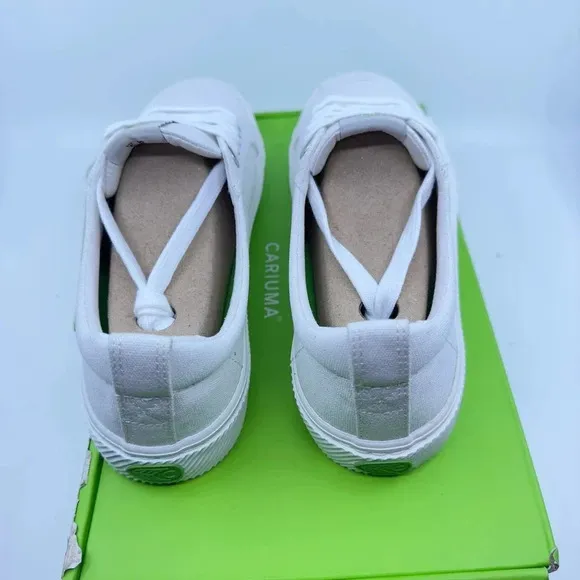 Cariuma Oca Low Canvas Sneaker Casual Shoes Lace-Up Off-White 7 Mens 8.5 Womens