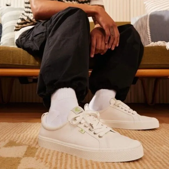 Cariuma OCA Low Shoes Mens 7 White Canvas Preppy Sneaker Lace Up Womens 8.5
