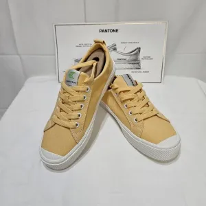 Cariuma OCA Pantone Low Cornsilk Canvas Sneaker 8W 6.5M