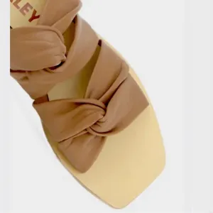 CAVERLEY Joy Slide Leathee Sandal‎