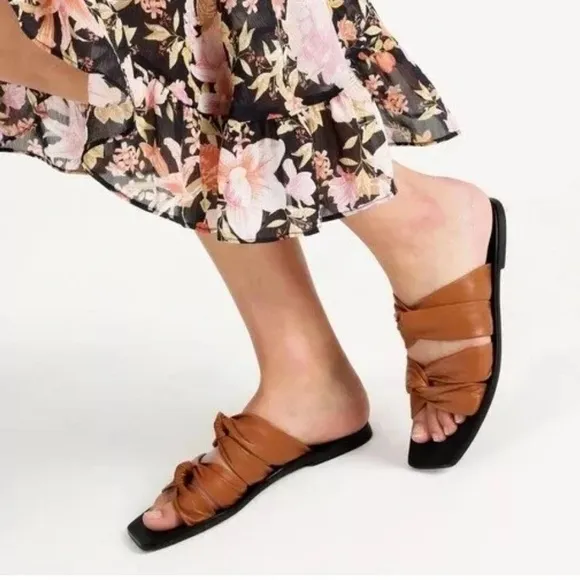 CAVERLEY Joy Slide Leathee Sandal‎