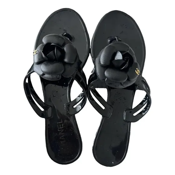 CHANEL BLACK FLOWER RUBBER SANDALS