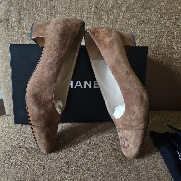 Chanel Brown Suede Block Heels With Logo At Toe Size 36.5