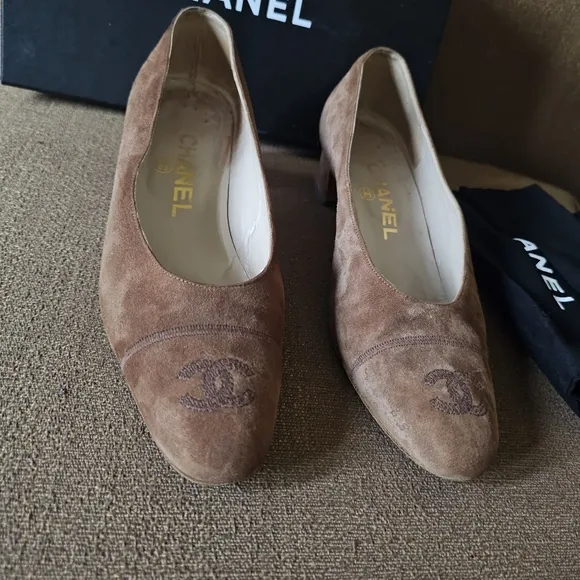 Chanel Brown Suede Block Heels With Logo At Toe Size 36.5