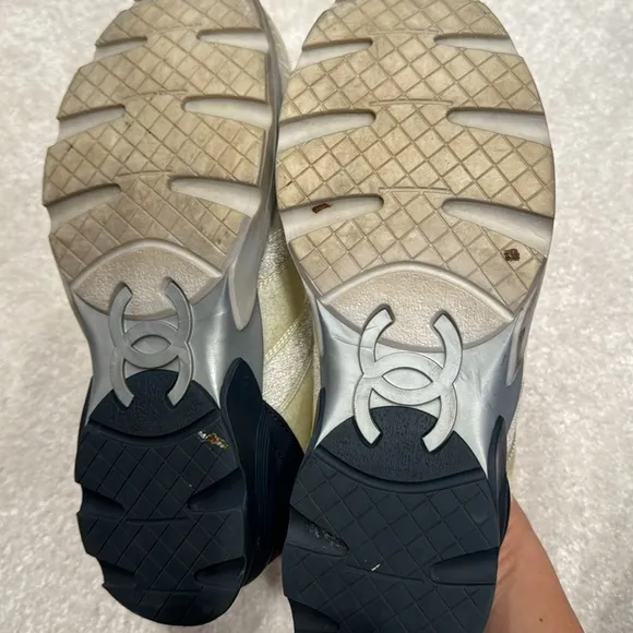 Chanel sneaker