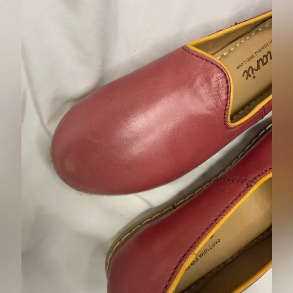 CHARIX *Rare* Fuschia/Yellow Gold Slip-Ons