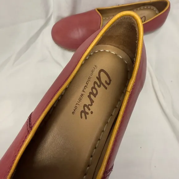 CHARIX *Rare* Fuschia/Yellow Gold Slip-Ons