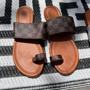 Checkered/Plaid Print Flat One-Toe Slide Sandals - Brown